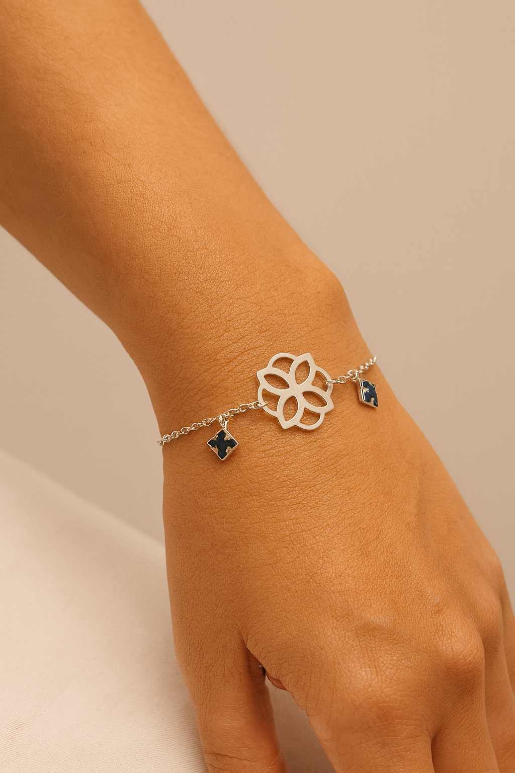 PULSERA NUDO DE BRUJA